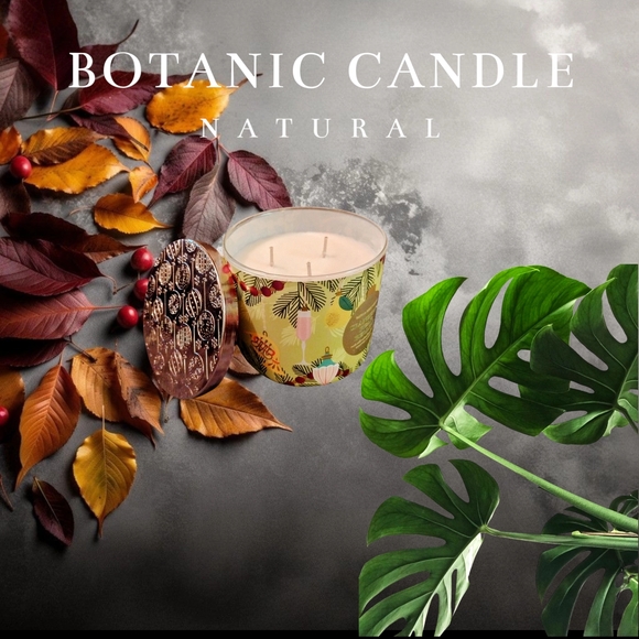 Bath & Body Works Cranberry Pear Bellini Candle - Gold and Green - Picture 3 of 12